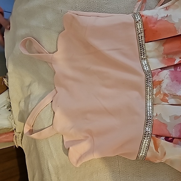 Dress - Picture 2 of 4